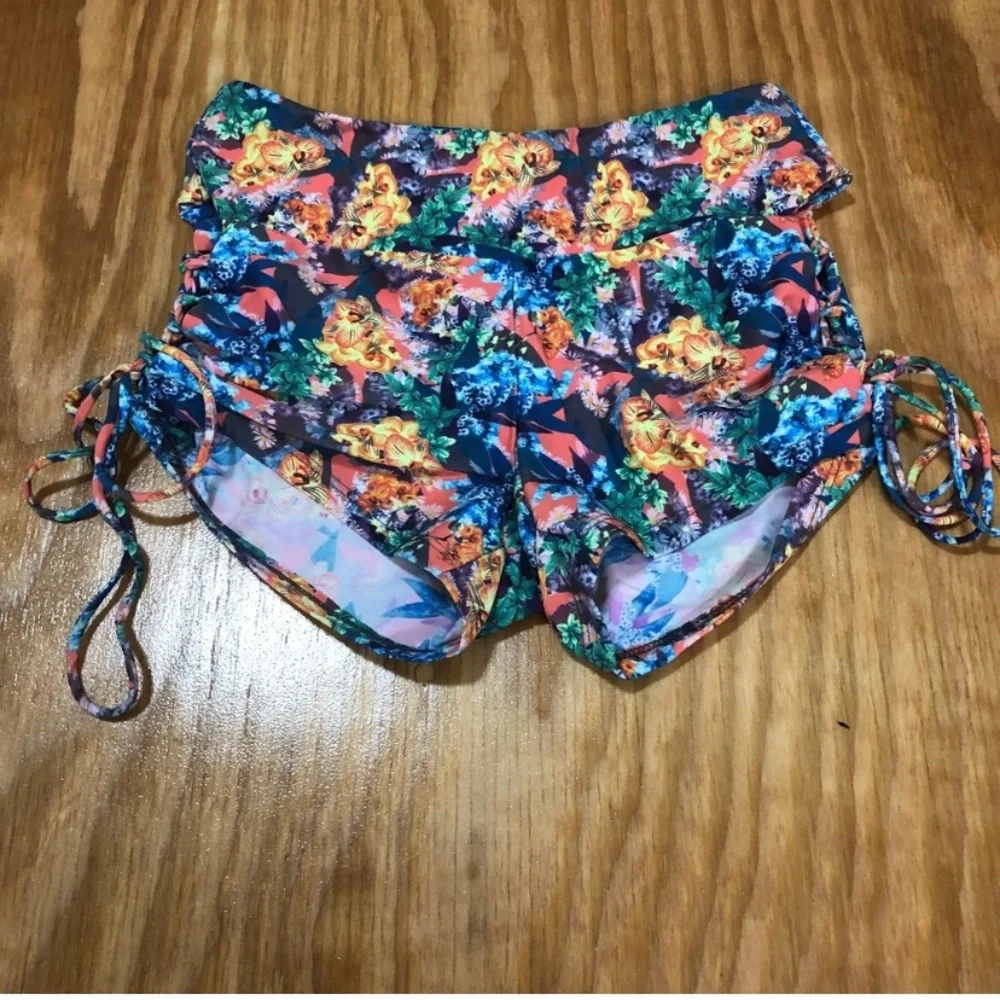 DOC Side String Shorts - Picture 2 of 5